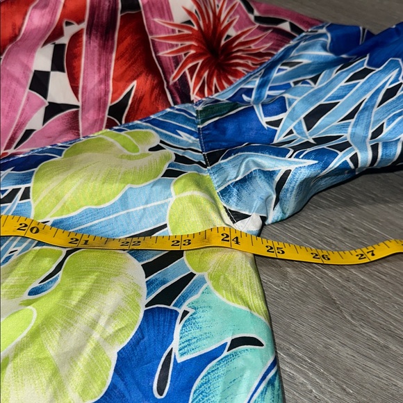 NWT Nike Multicolor Leaf Print Windbreaker Crop Zip up size Large - Picture 6 of 12